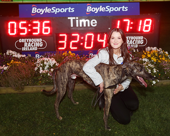 Emma Buckley with Ower Cracker after he broke the 600 yards track record