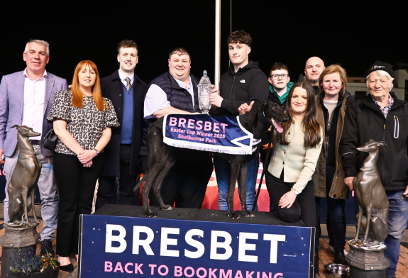 Carl Perry Head of Trading Bresbet Present Trophy to Ciaran OSullivan Hopes Teddy won 2025 Bresbet Easter Cup Final Anthony Conor OSullivan Ann Shannon GRI Dylan Brennan Racing Manager SPK Gary Purvis